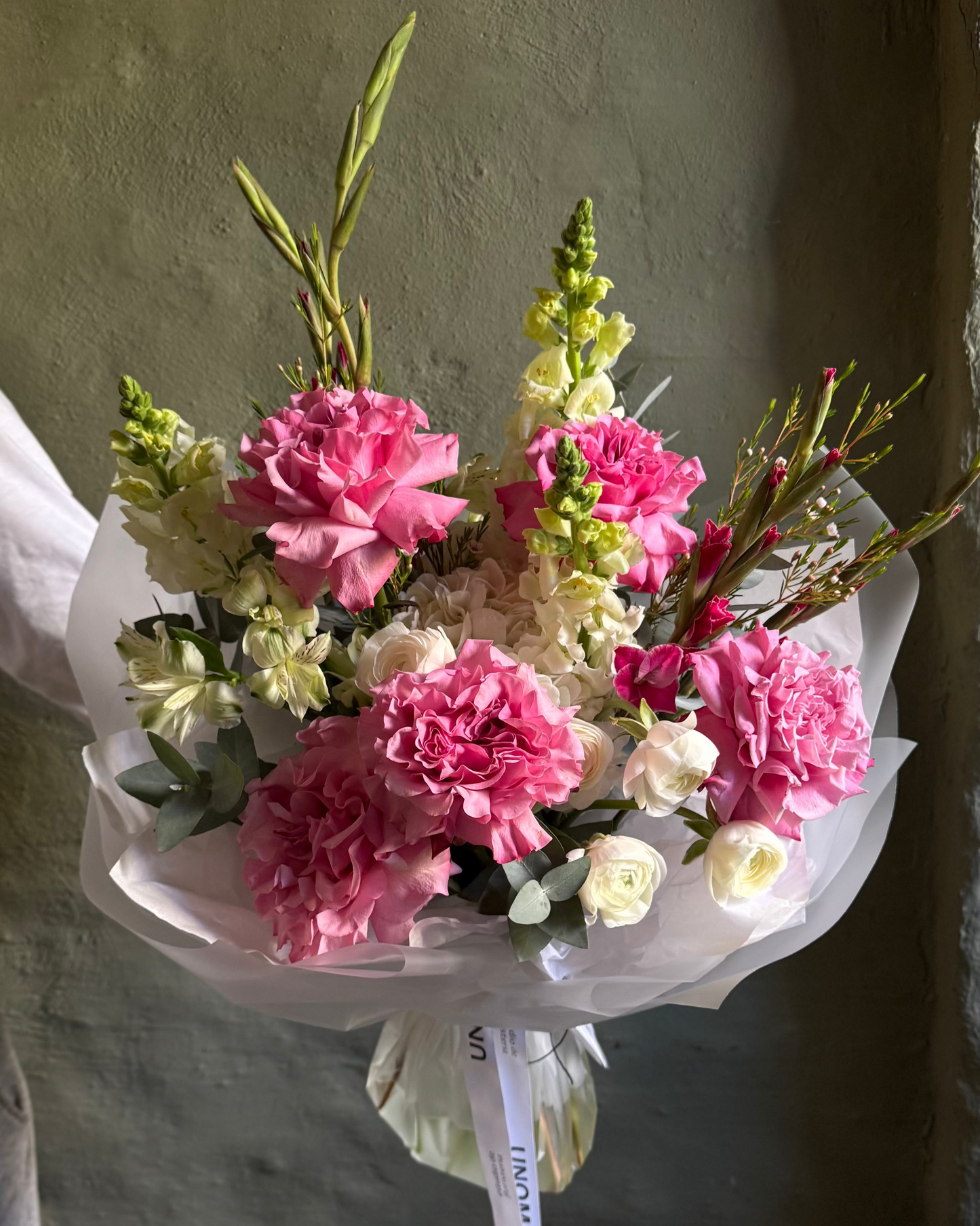 Bouquet mixed flower gentle bright pink & white with roses & gladioli