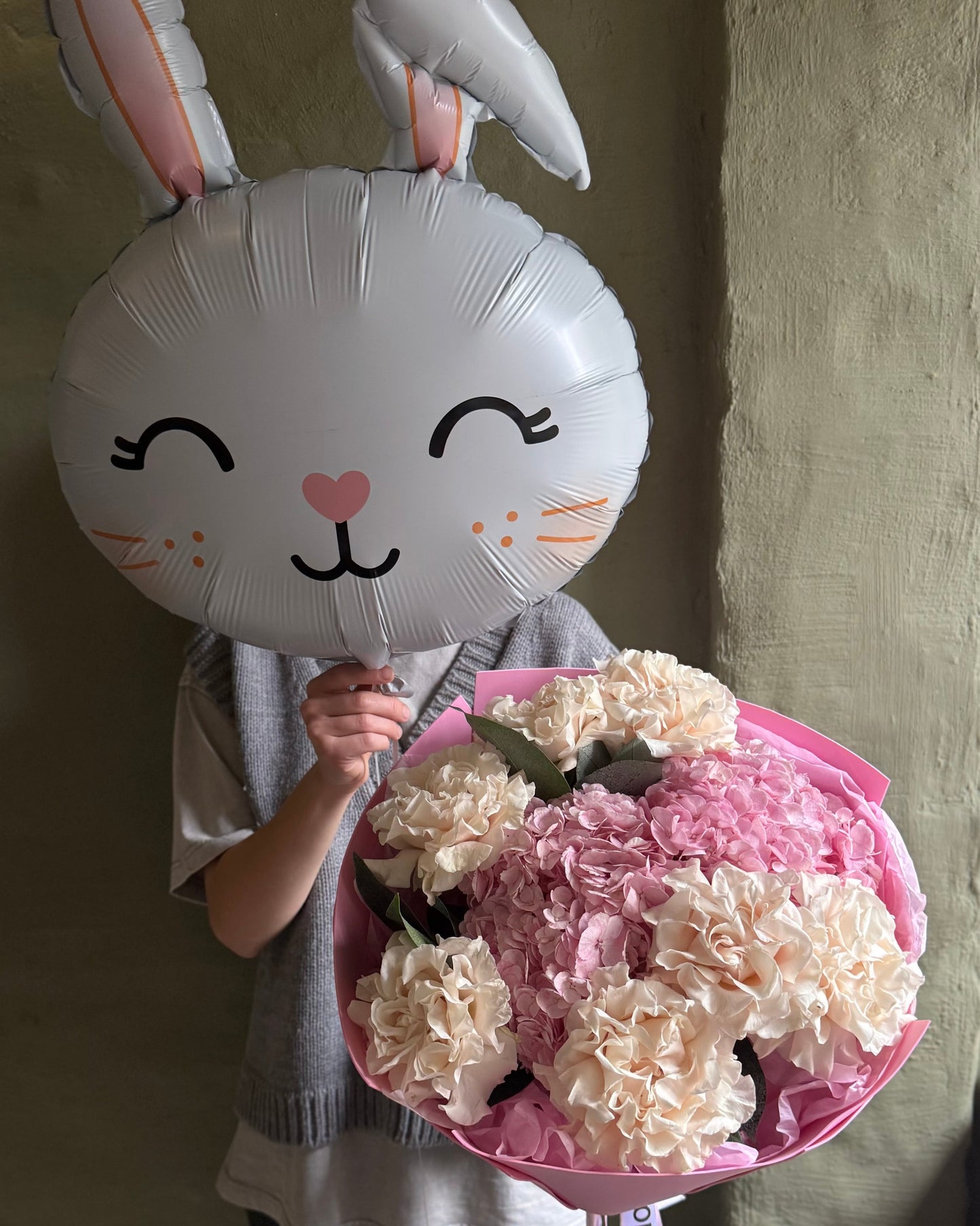 Foil Balloon White Rabbit with helium