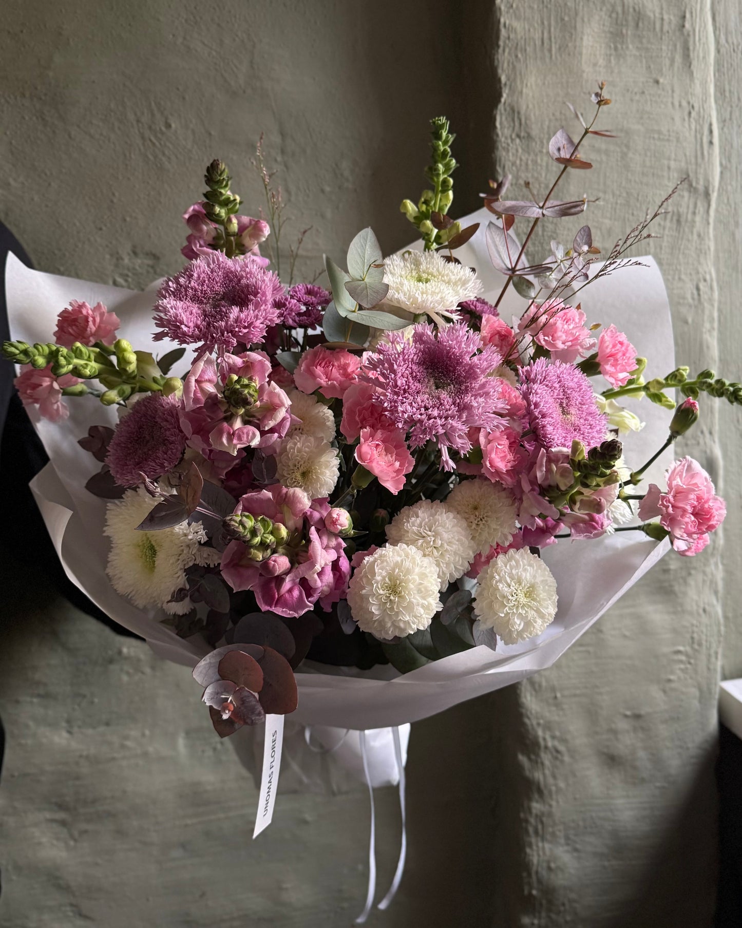 Bouquet mixed flower delicate with bush carnations, snapdragons & chrysanthemums