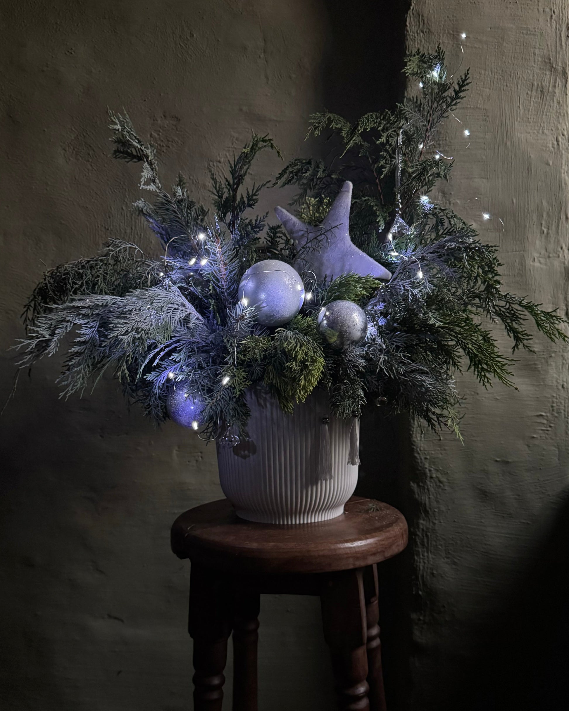 Decorative floral arrangement