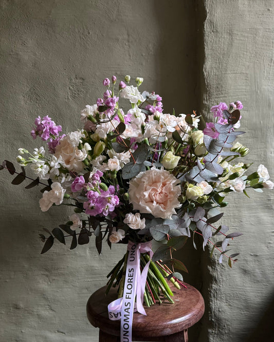 Cream & light violet hand-tied bouquet
