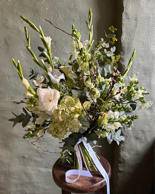 Bouquet mixed flower big green & white with gladioli & hortensia