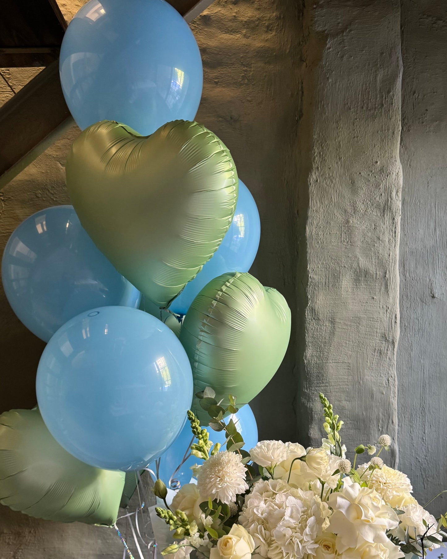 Inflatable Latex Balloon 12" with helium in different colors