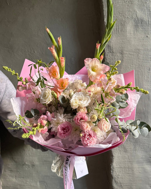 Bouquet mixed flower pink cute gift wrapped