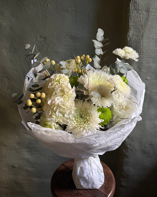Interior white & green mixed flower bouquet